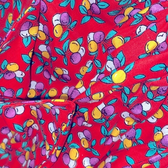 Vintage red fruit print farmhouse apron - Picture 2 of 4